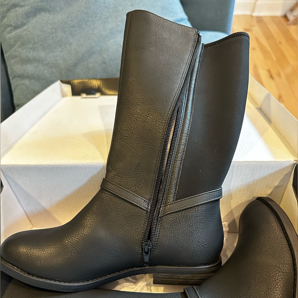 New DKNY Girl's US/UK SIZE: 5/3.5 Emma Harness Faux Leather Black Boots NWT - Picture 8 of 12